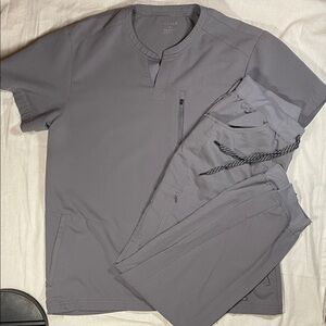 Mens Jaanuu Storm Gray Scrub Set Top and Bottoms Size Large EUC